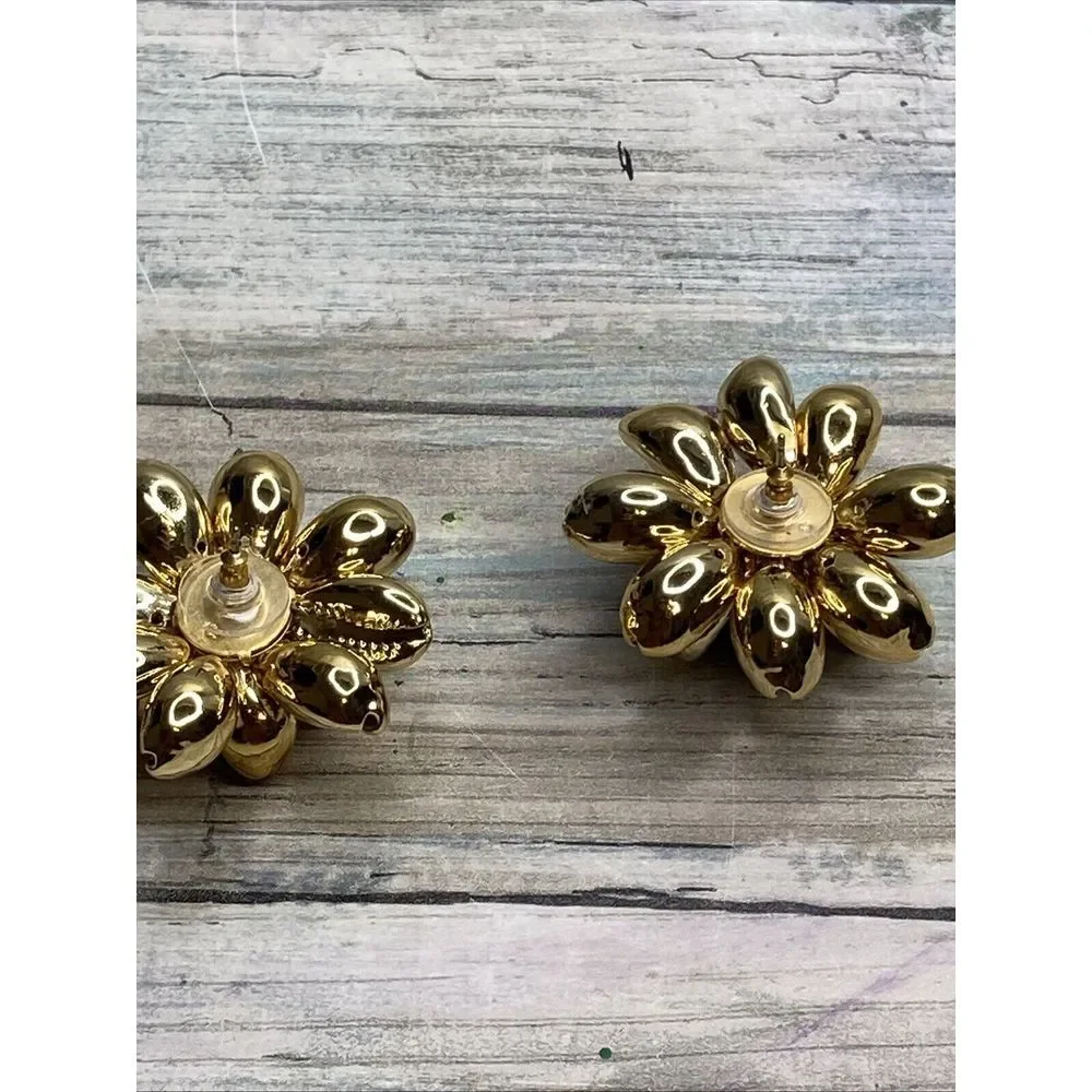 Cluster Sea‎ Shell Earrings Gold Tone Dipped Pierced NWOT Unbranded Flower